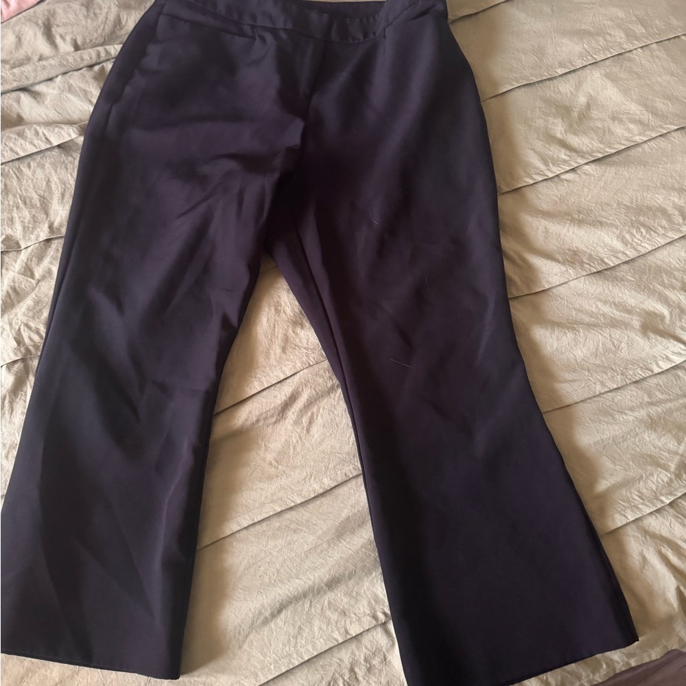 New York and company cropped flare pants- black